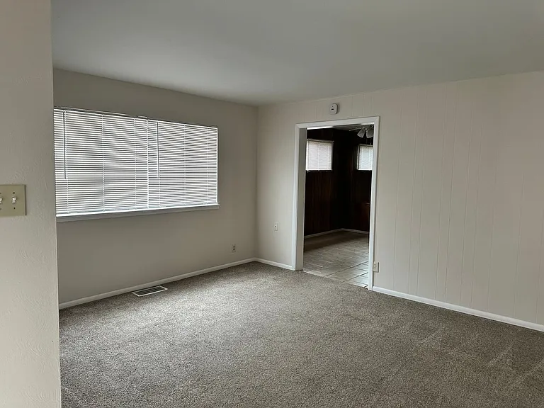 409 Garcia St NE — Photo 3