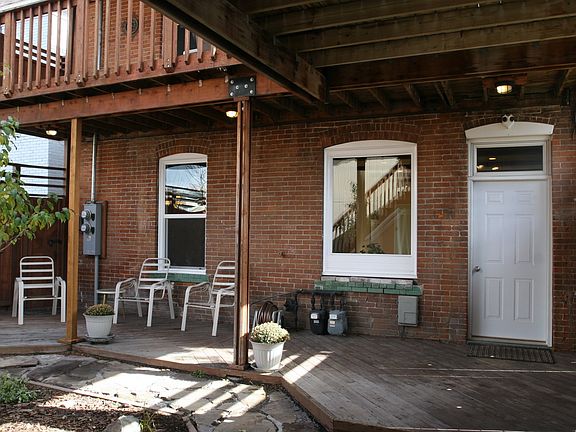 3rd image of 633 S Main St