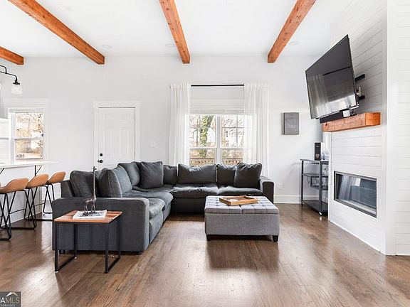 5th image of 569 Hope St SW