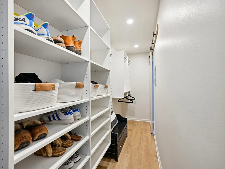 2800 Tomahawk Ct — Photo 19