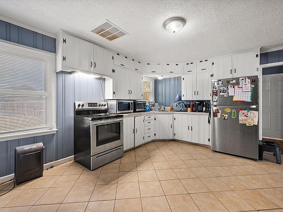 5th image of 5006 42nd St