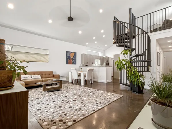 2715 Zaragosa St, Austin, TX 78702