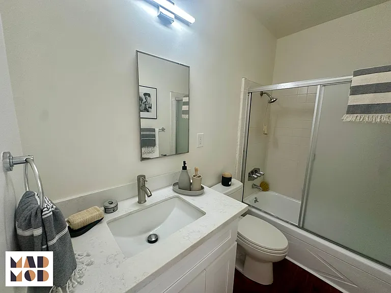 758 Hyperion Ave #3 — Photo 10