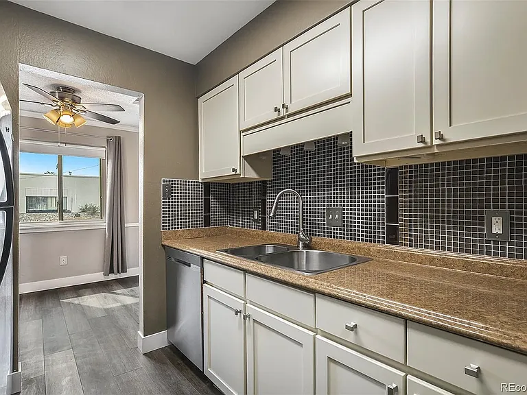 7995 E Mississippi Ave — Photo 10