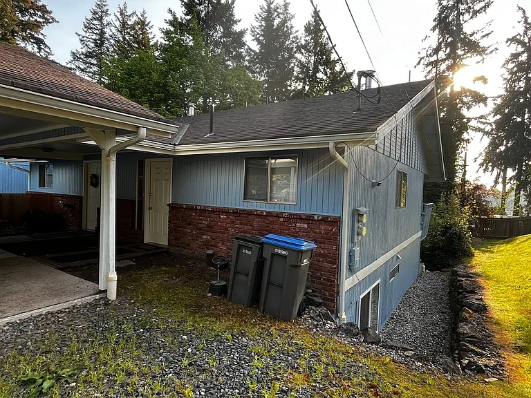 1110 Shorewood Drive — Photo 3