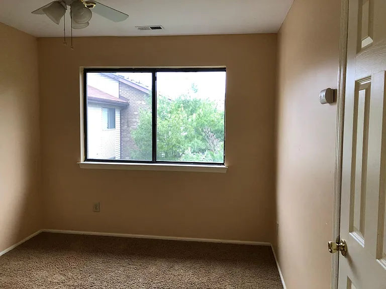 4220 Birchwood Ct — Photo 14