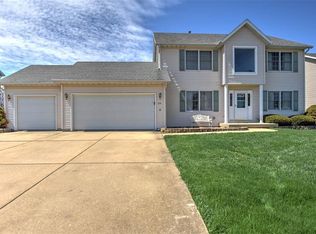 271 Cale Ct, Forsyth, IL 62535