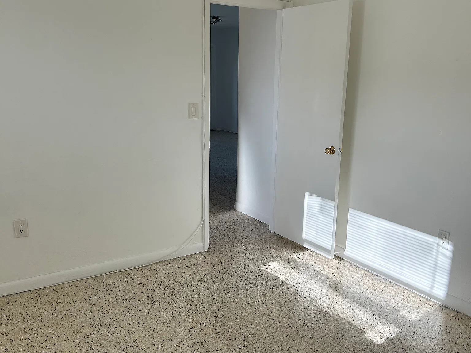 2 bed, 750 sqft, $2,700 — Photo 4