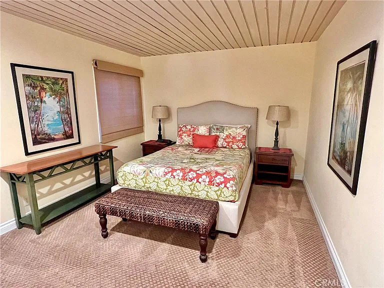 1137 Marine Dr — Photo 24