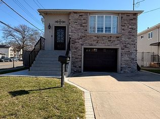 4 Perkiomen Ave, Staten Island, NY 10312