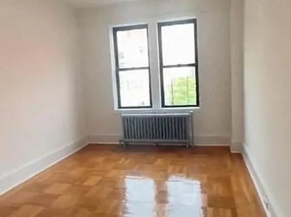 45 East Mosholu Parkway North image 2 of 5