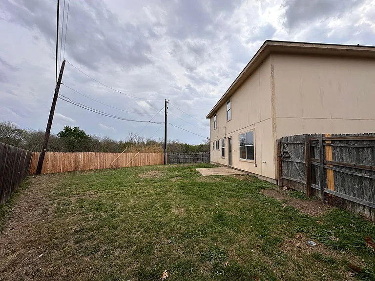 722 Lavaca Loop — Photo 23