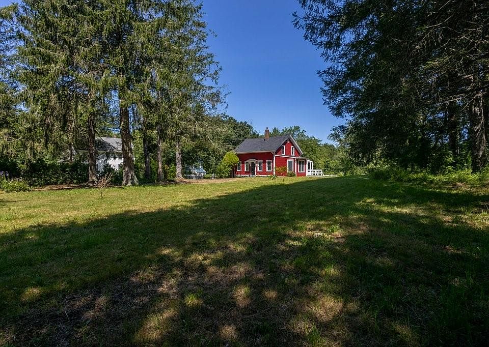 39 Laurel St, Ashaway, RI 02804 MLS 1340897 Zillow