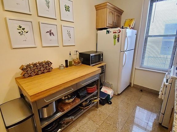 3rd image of 30-39 33rd St #1R