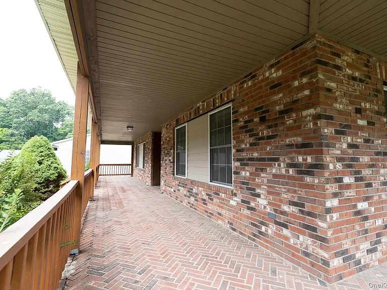 1-18 Willow Way #6 — Photo 2