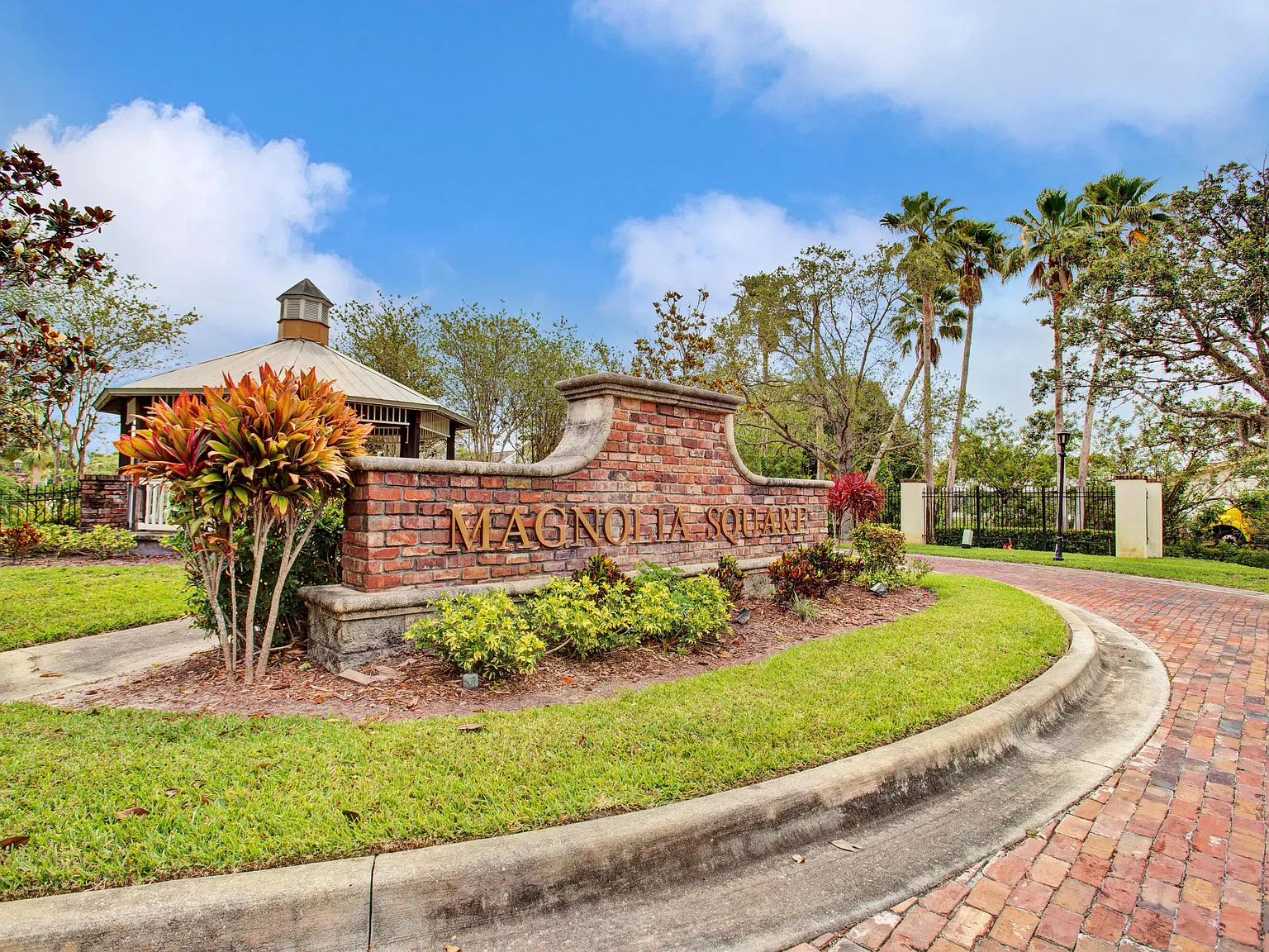 3 bed, 2.5 bath, 1638 sqft, $2,200 — Photo 3