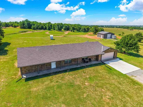 20077 NE Wolf Rd, Fletcher, OK 73541