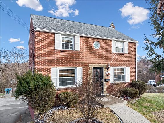 3rd image of 6857 Tunnelview Dr