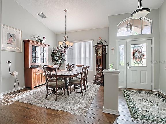 4th image of 5131 River Edge Ln