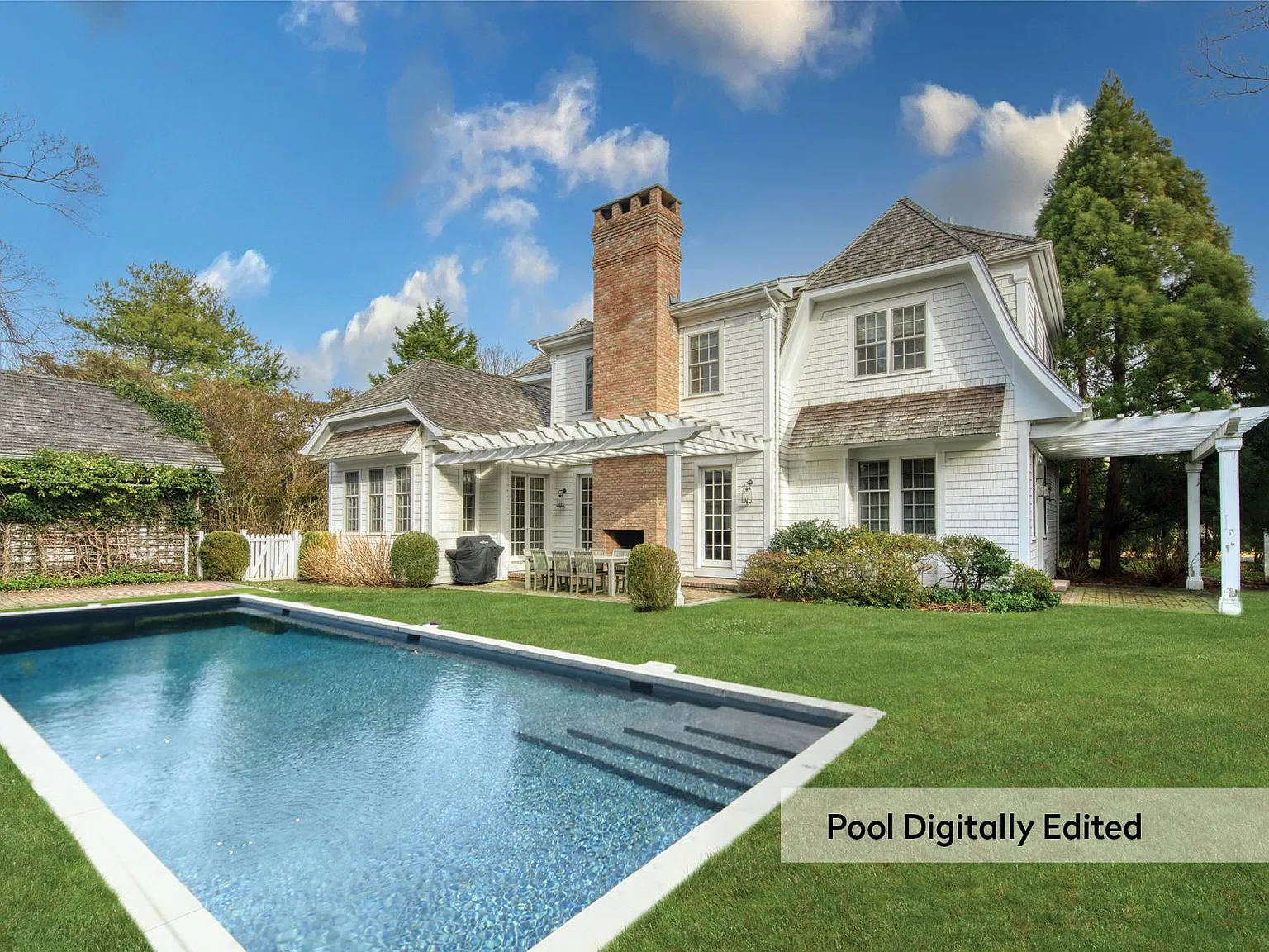 Prestigious 5 BR Home Close to Ocean — Photo 2