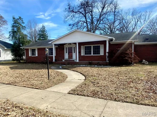 1001 E Commercial St, Charleston, MO 63834