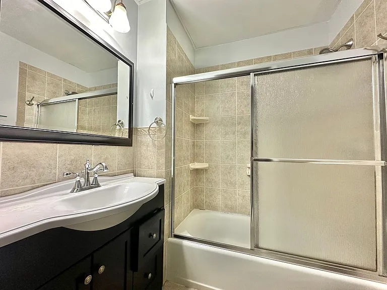 831 Chapel St — Photo 26