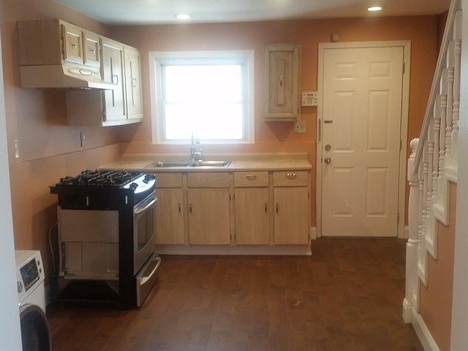 NICE AND COZY KITCHEN