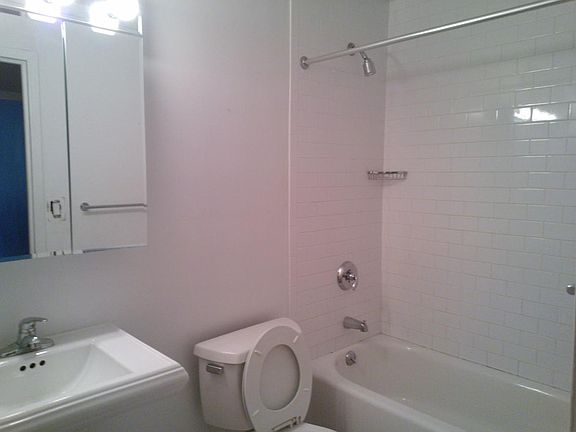 3rd image of 111 W 90th St APT Thc