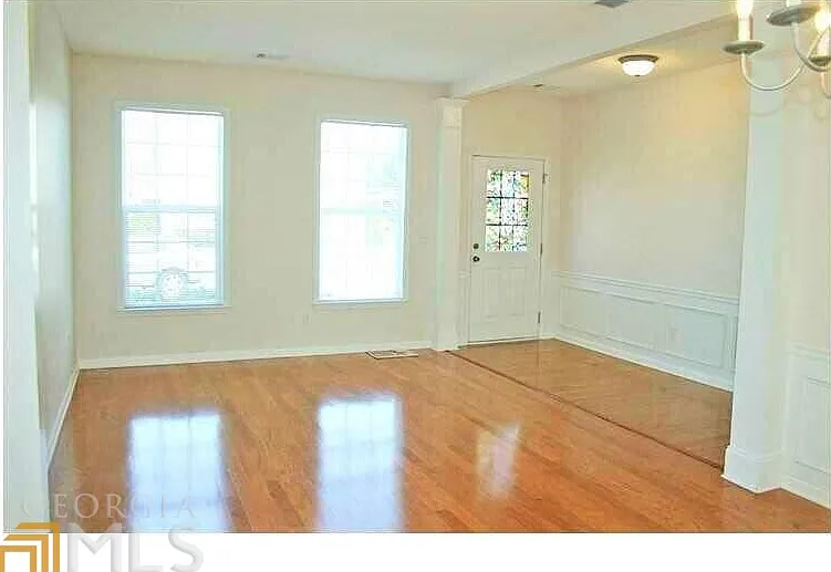 8910 Ruel Ln — Photo 3
