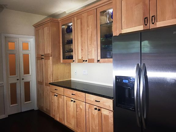 Custom Kitchen Cabinets