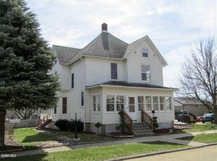 124 E Locust St, Lanark, IL 61046