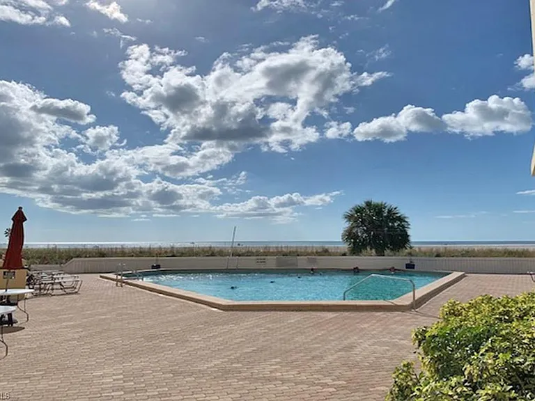 180 Seaview Ct #111 — Photo 5