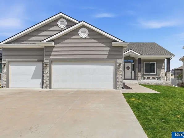 1076 Middleton Ave, Lincoln, NE 68521