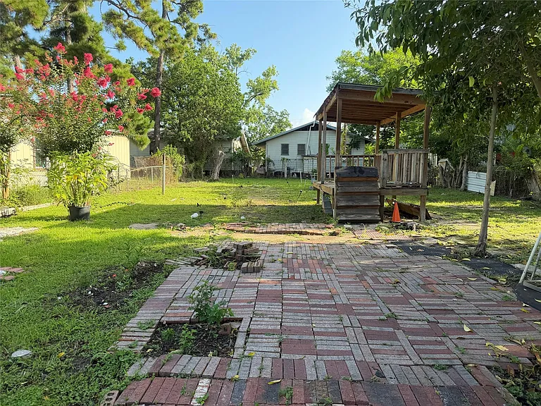 14005 Longview St — Photo 10
