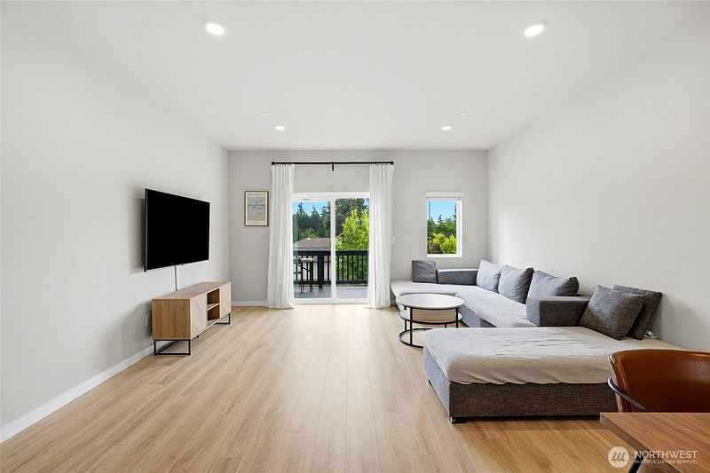 4th image of 14925 44th Avenue W #B5