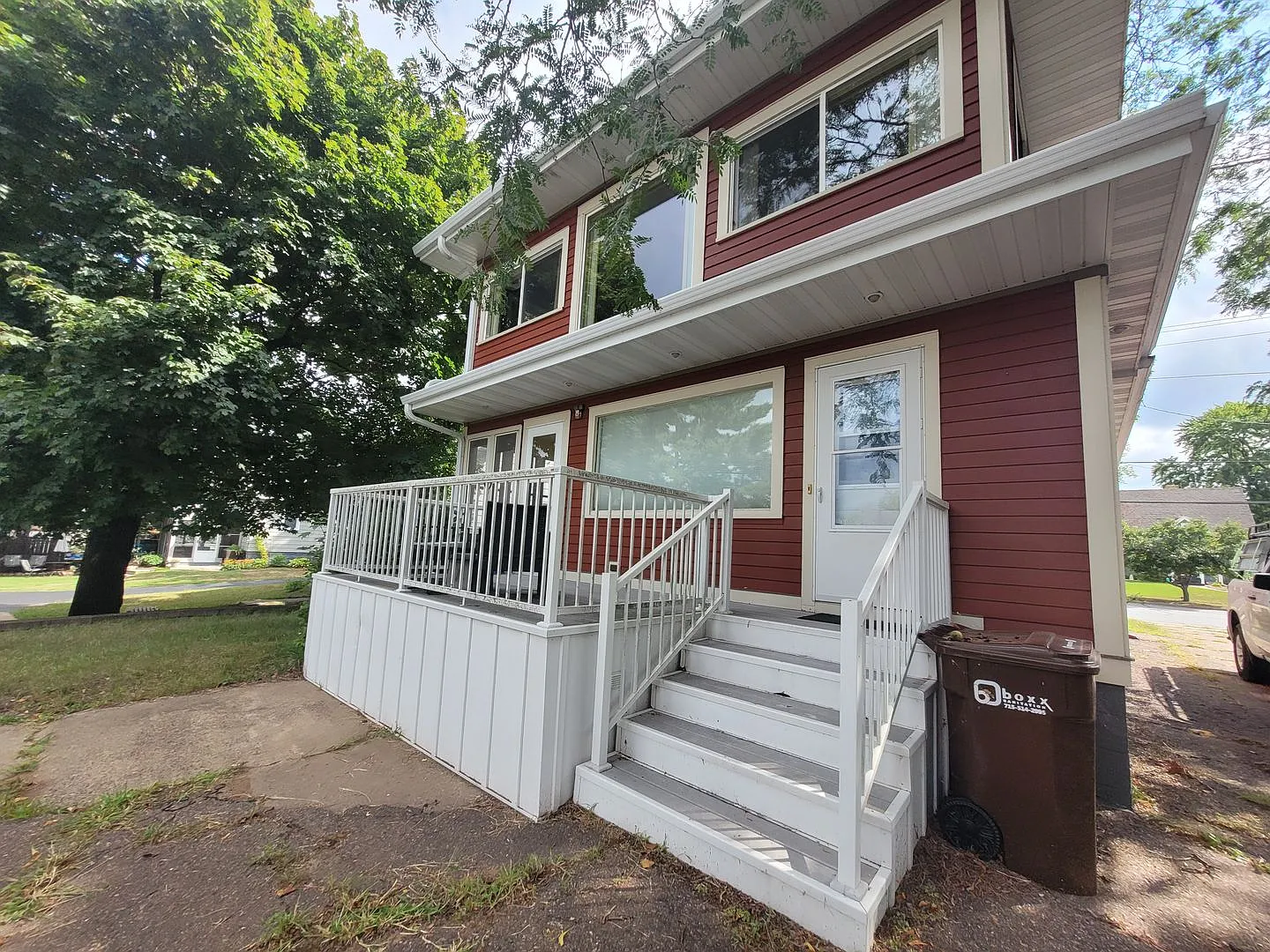 $1,595| 3BD 2BA| 866 Starr Ave | Available Now! — Photo 1