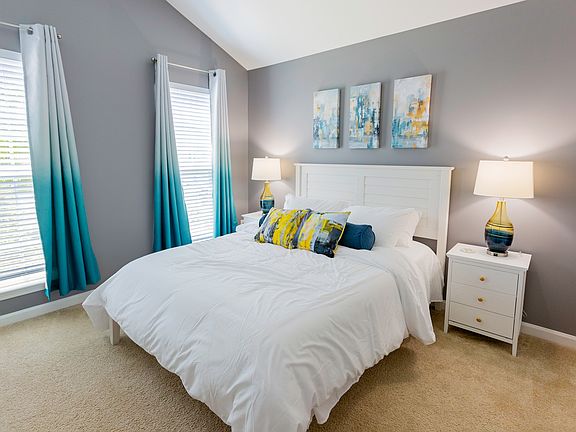 Queen Bedroom 1 (2nd Photo)