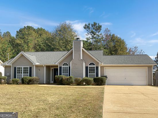 52 Canterbury Dr, Grantville, GA 30220