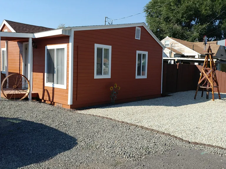 3242 Hilyard Ave — Photo 1