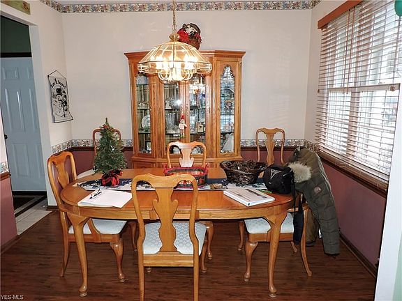2nd image of 26930 Glenside Ln