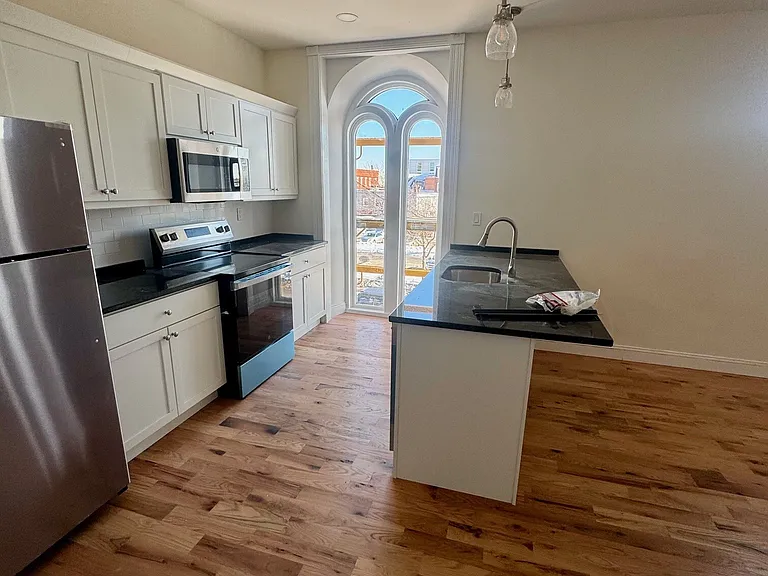 157 Green St — Photo 11