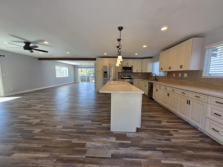 780 W Cotati Ave — Photo 18