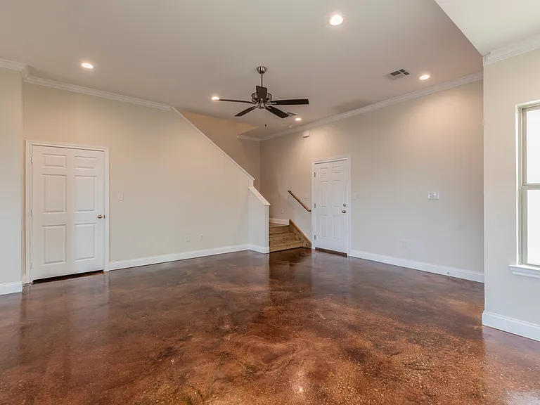 123 Patriot Cir #123 — Photo 3