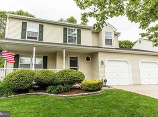 7 W Annapolis Dr, Sicklerville, NJ 08081