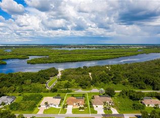 348 Paramaribo St, Punta Gorda, FL 33983