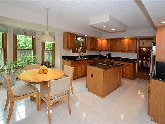 5th image of 9435 Farmcourt Ln