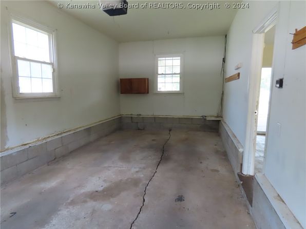 197 Oak Dr, Spencer, WV 25276