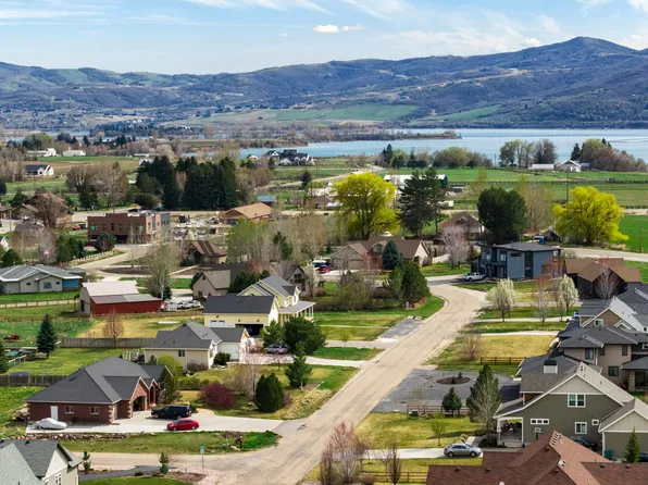 2444 N Sierra Dr, Eden, UT 84310