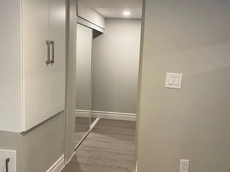 647 Vaughan Rd #BASEMENT — Photo 5