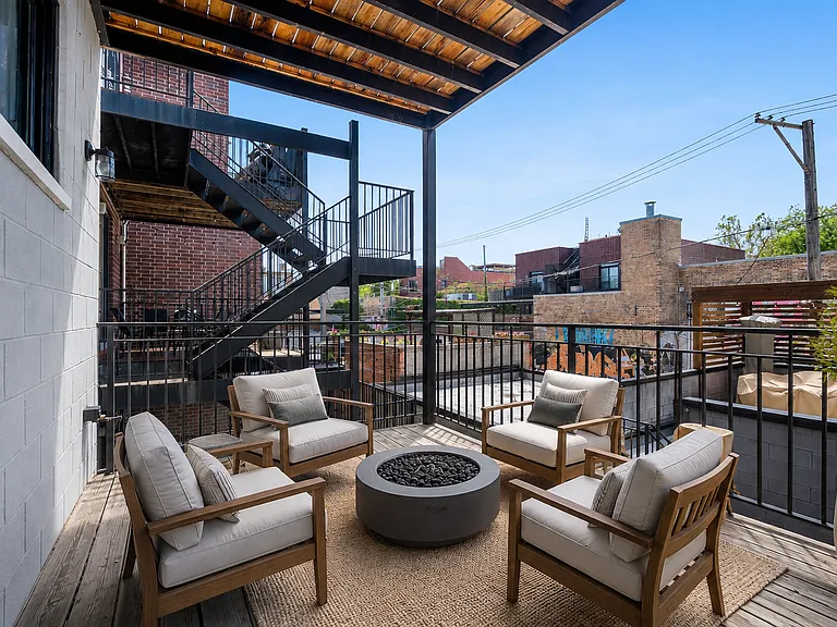 1022 N Honore St #2 — Photo 29